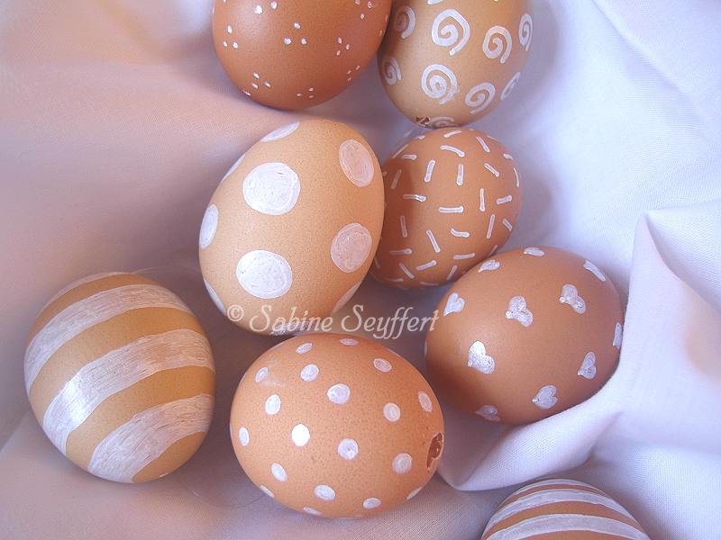 Eier braun weiß 3