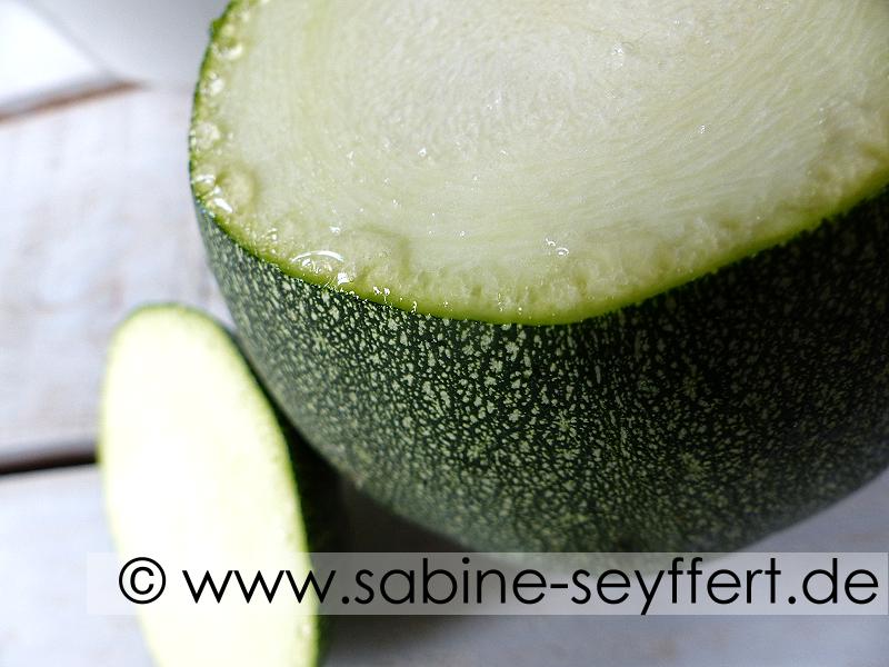 Vegetarisch Kochen: Rezept für gefüllte Zucchini mit Tofu, Reis ...