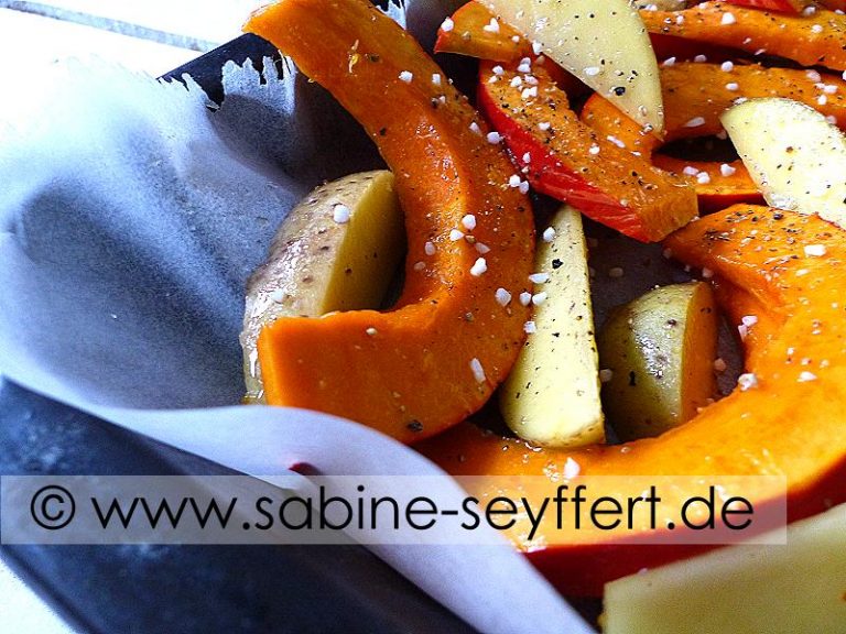 Rezeptidee für den Herbst: Blech mit Kürbis, Kartoffeln und Schafskäse ...