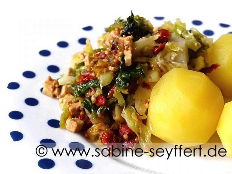 Rezept Idee: Würzige Wirsing Gemüse Pfanne mit Kartoffeln – DIY Blog ...